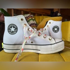 Converse High-Top Platform Shoes size 10.5 women’s